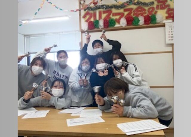 高齢者施設でハンドべル